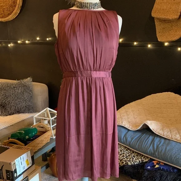 Like New Ann Taylor Loft Elegant Plum Sleeveless Dress size 8 - Picture 1 of 8